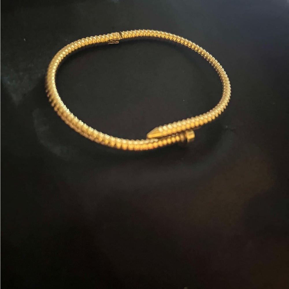 Elegant Gold Bracelet